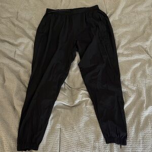 Lulu lemon men’s size medium black surge joggers